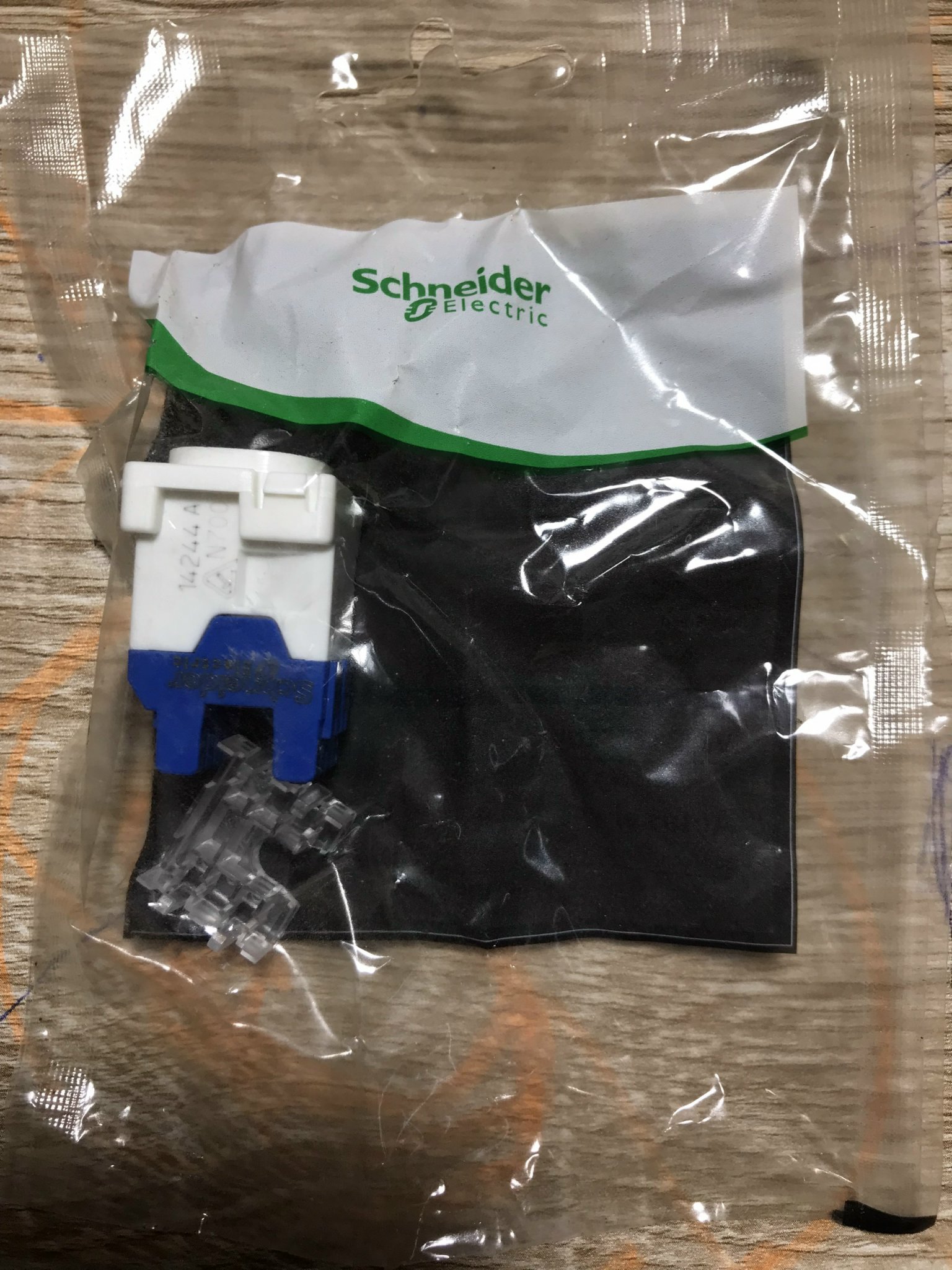 Ổ cắm mạng RJ45 CAT6 UTP Schneider