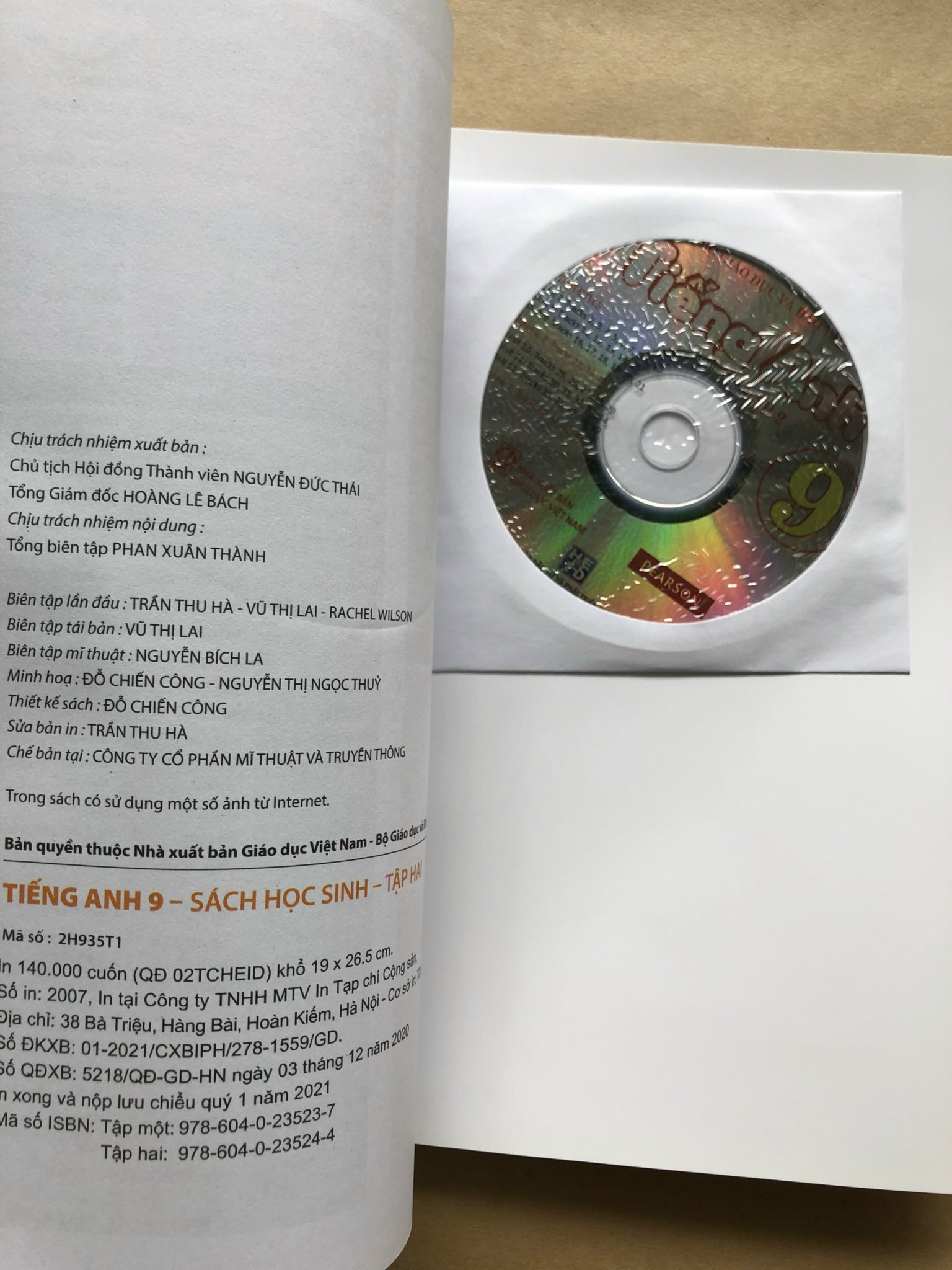 Sách Tiếng anh lớp 9 chương trình mới có CD