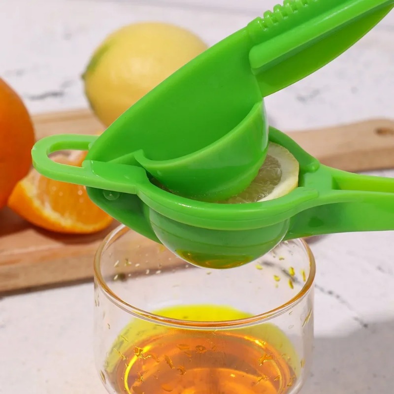 Manual Lemon Squeezer Portable Food Grade Plastic Orange Manual Fruit Juicer Processor Blender