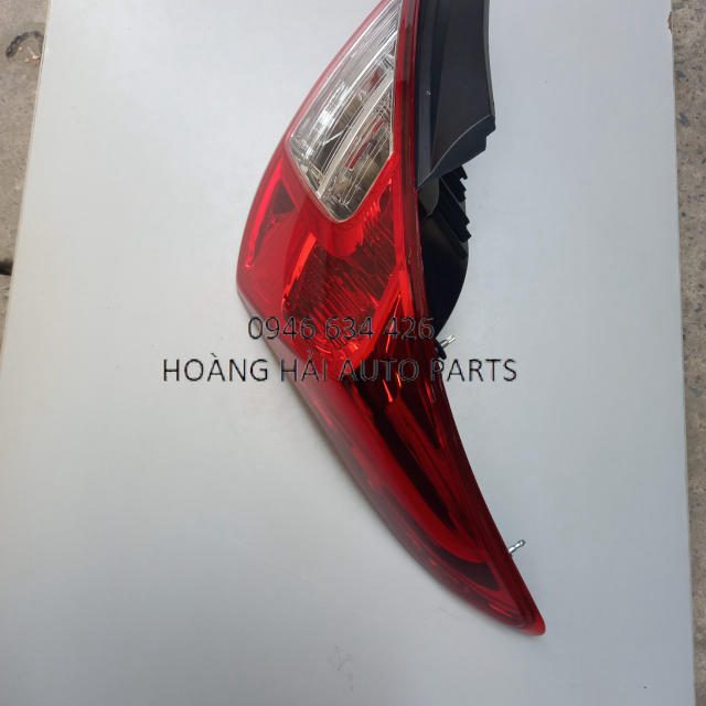 ĐÈN HẬU NISSAN SUNNY BÊN PHỤ 2013-2018