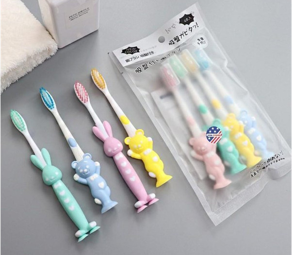 Set 4 bàn chải hình thú cho bé có đế hít xuất nhật