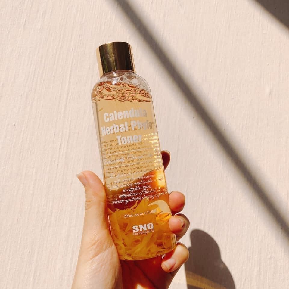 Nước hoa cúc SNO Calendula Herbal Phyto Toner 200ml.