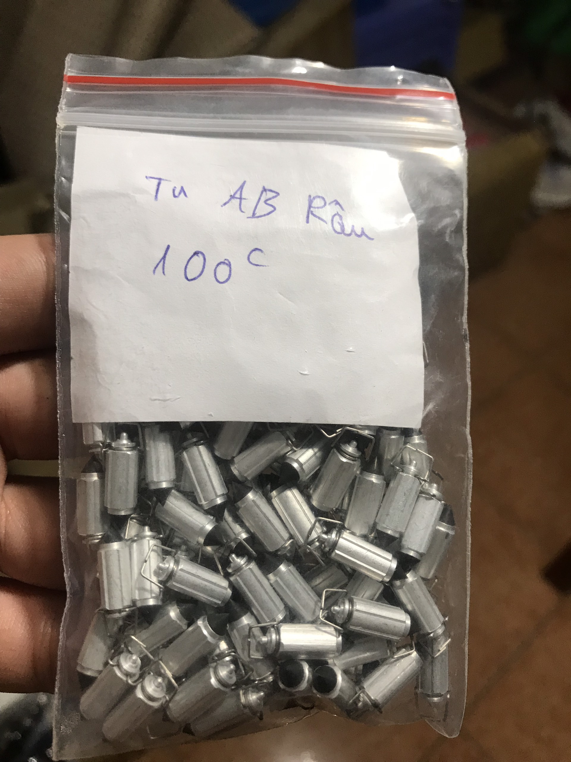 Bộ dao đóng chế chảy xăng dư bình xăng con