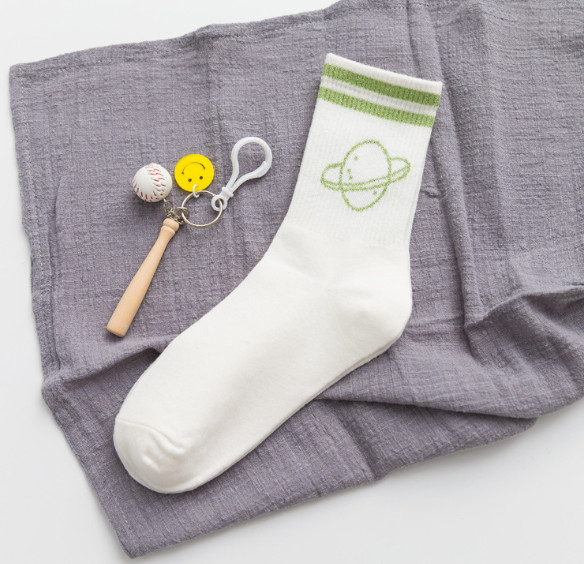 Vớ cổ cao kim tuyến Unisex chữ LEAVE ME ALONE phong cách thể thao, đường phố