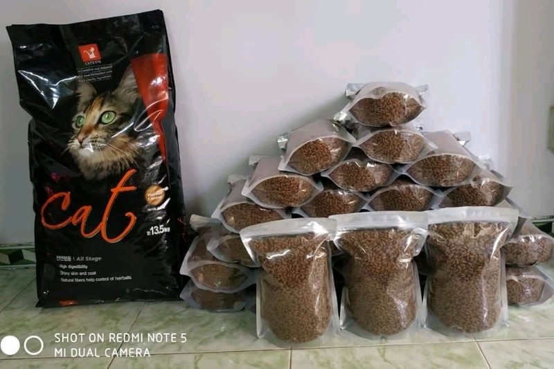 Thức ăn hạt khô cho mèo Cat Eye 1kg (zip) chỉ