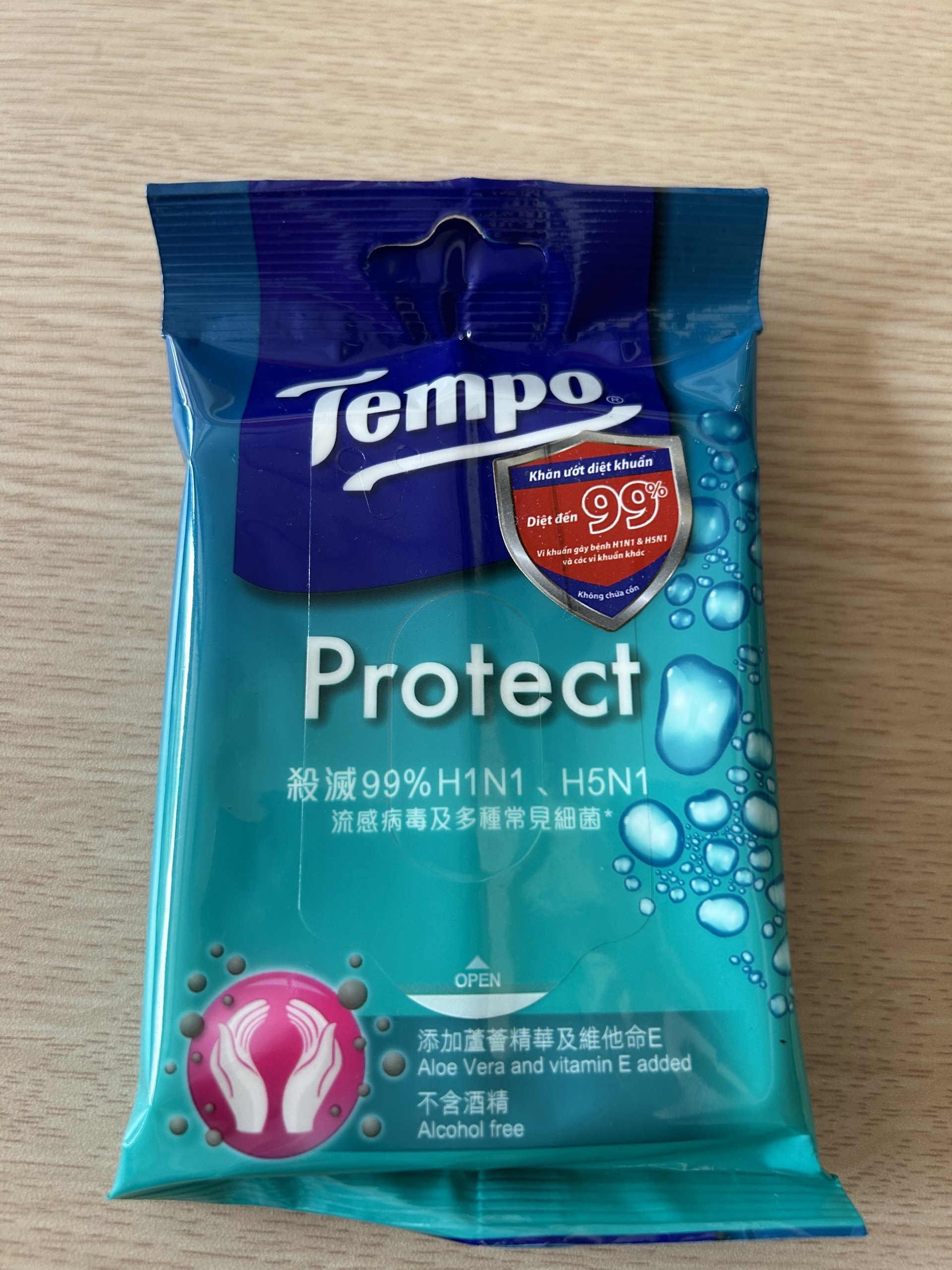 Khăn giấy ướt Tempo Protect ngăn ngừa vi khuẩn