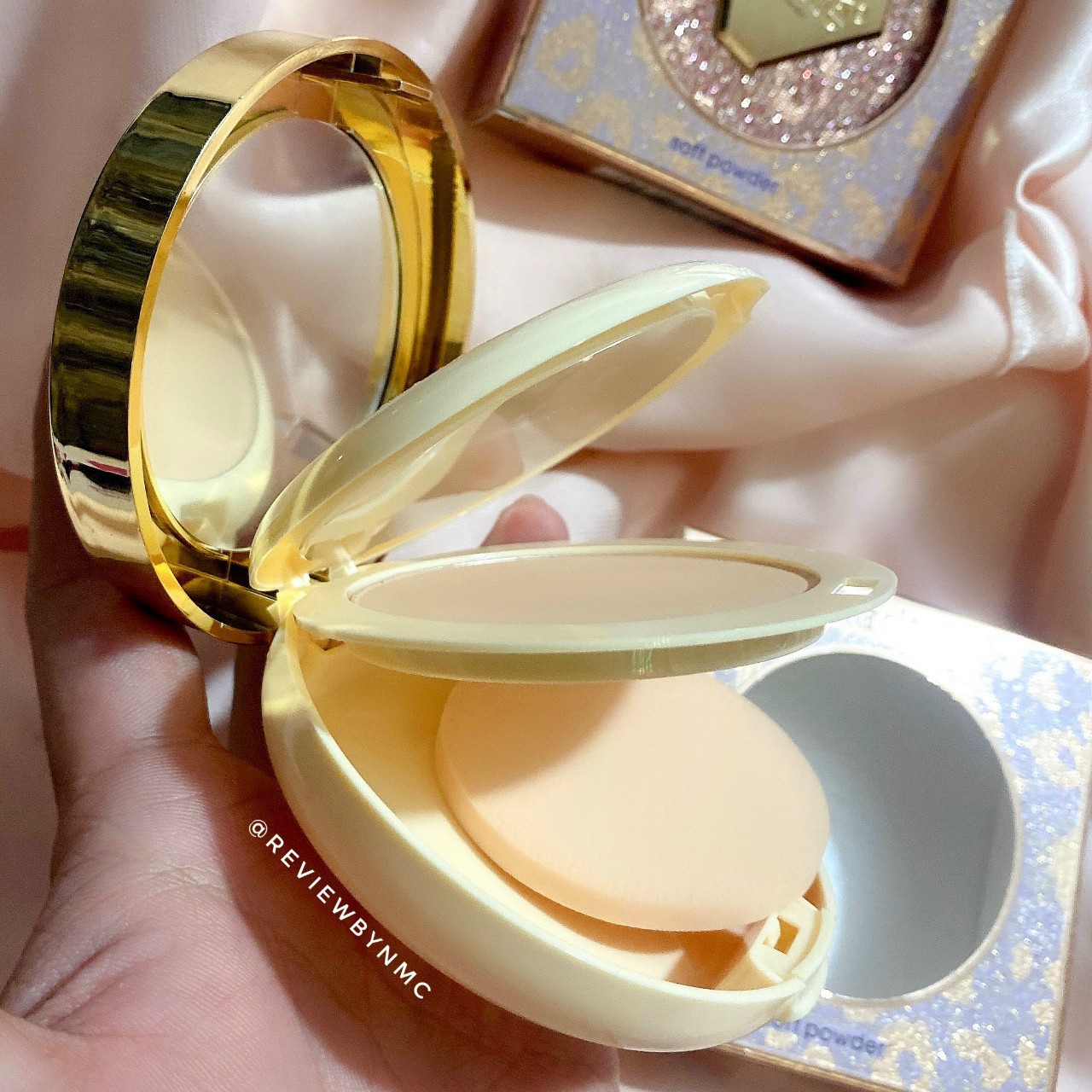 Phấn nền trang điểm 2 tầng Karite Dazzle