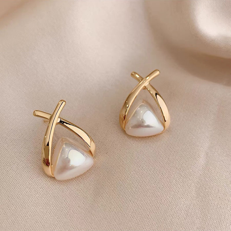 %E3%80%90Prices%20are%20low-%20don't%20beslow%E3%80%91Silver%20Needle%20Classic%20Cross%20Pearl%20Earrings%20Light%20Luxury%20Ear%20Clip%20Fashion%20All-match%20Earrings%20for%20Women%20-%20Image%203