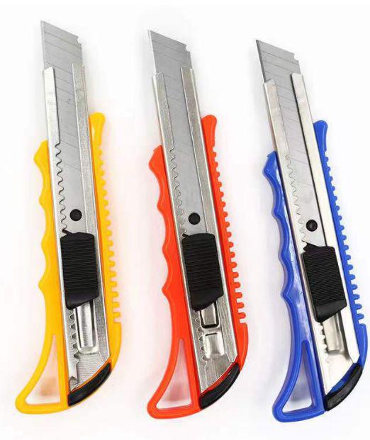 มีดคัตเตอร์ อเนกประสงค์ คัทเตอร์ คละสี 1 ชิ้น คัตเตอร์เหล็กเล็ก อุปกรณ์