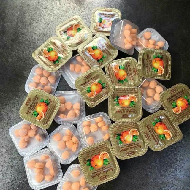[Lốc 24 vĩ] Kẹo Vitamin C Cam Thái Lan