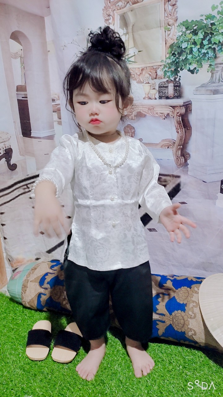 BỘ BÀ BA CƯNG XỈU CHO BÉ quần trắng