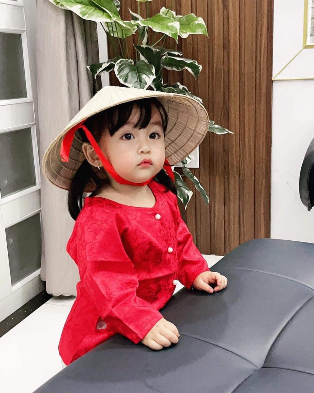 BỘ BÀ BA CƯNG XỈU CHO BÉ quần trắng