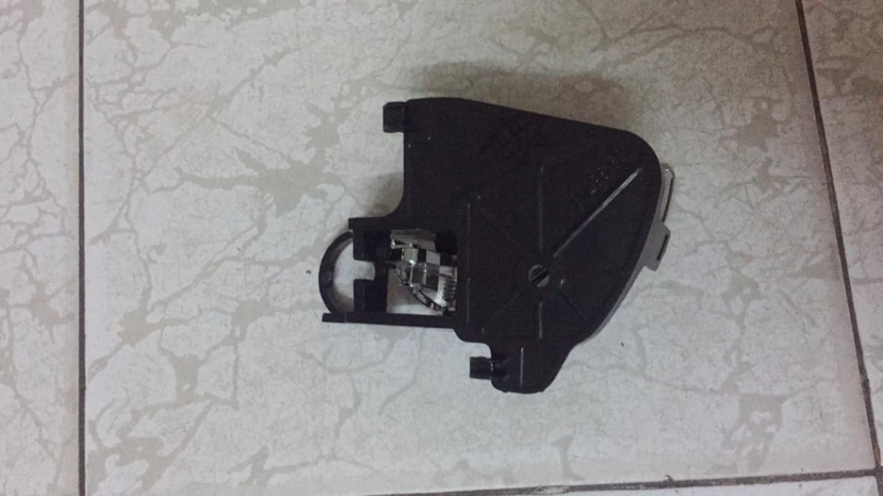 Tay mở cửa trong Daewoo Nubira