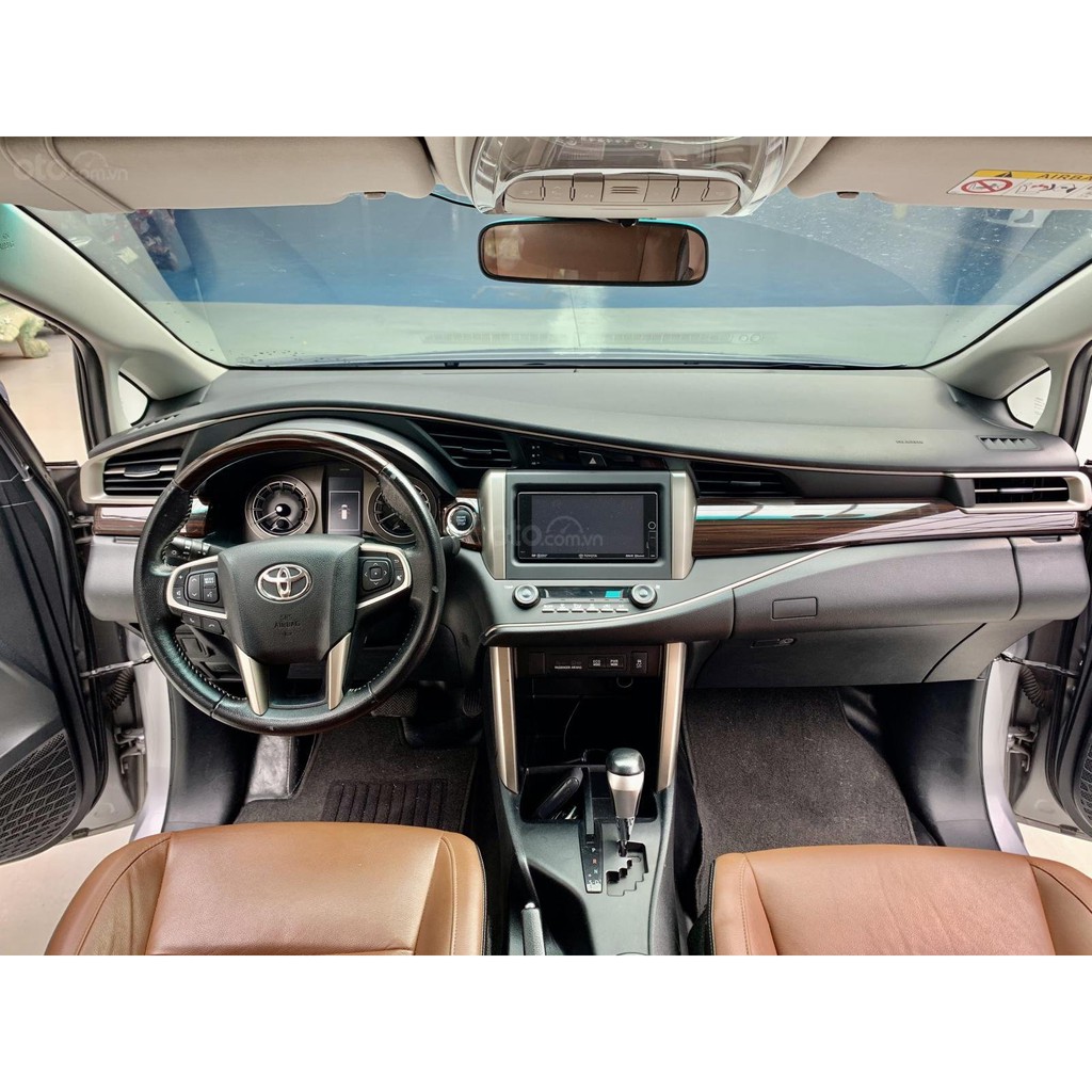 Thảm taplo toyota innova, innova cross bằng nhung lông hoặc da vân carbon, da vân gỗ