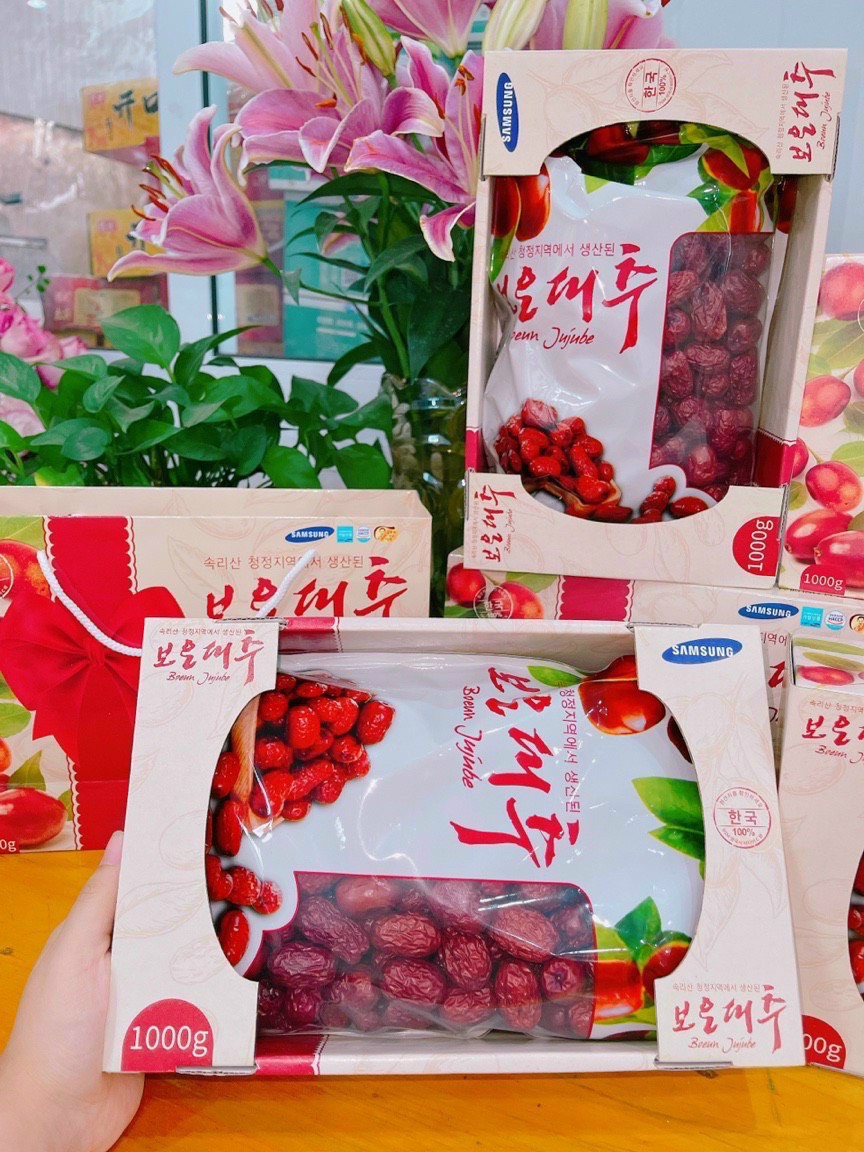 [ TÁO MẪU MỚI NƠ ] Táo Đỏ Sấy Khô Hàn Quốc Samsung Boeun Jujube 1KG + Tặng Kèm Túi Đựng Hộp Làm Quà Biếu - CHƯNG YẾN - SÂM BỔ LƯỢNG - NẤU CHÈ DƯỠNG NHA