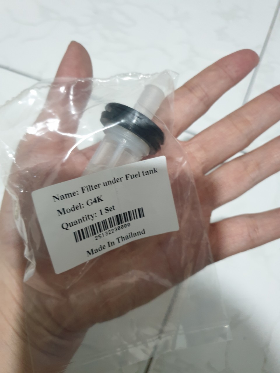 ( MADE IN THAILAND)  Lọc xăng máy cắt cỏ bình xăng trên.