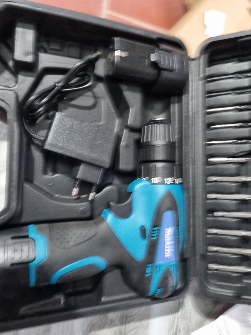 May khoan bắt vít makita pin 12V (kèm 2pin)