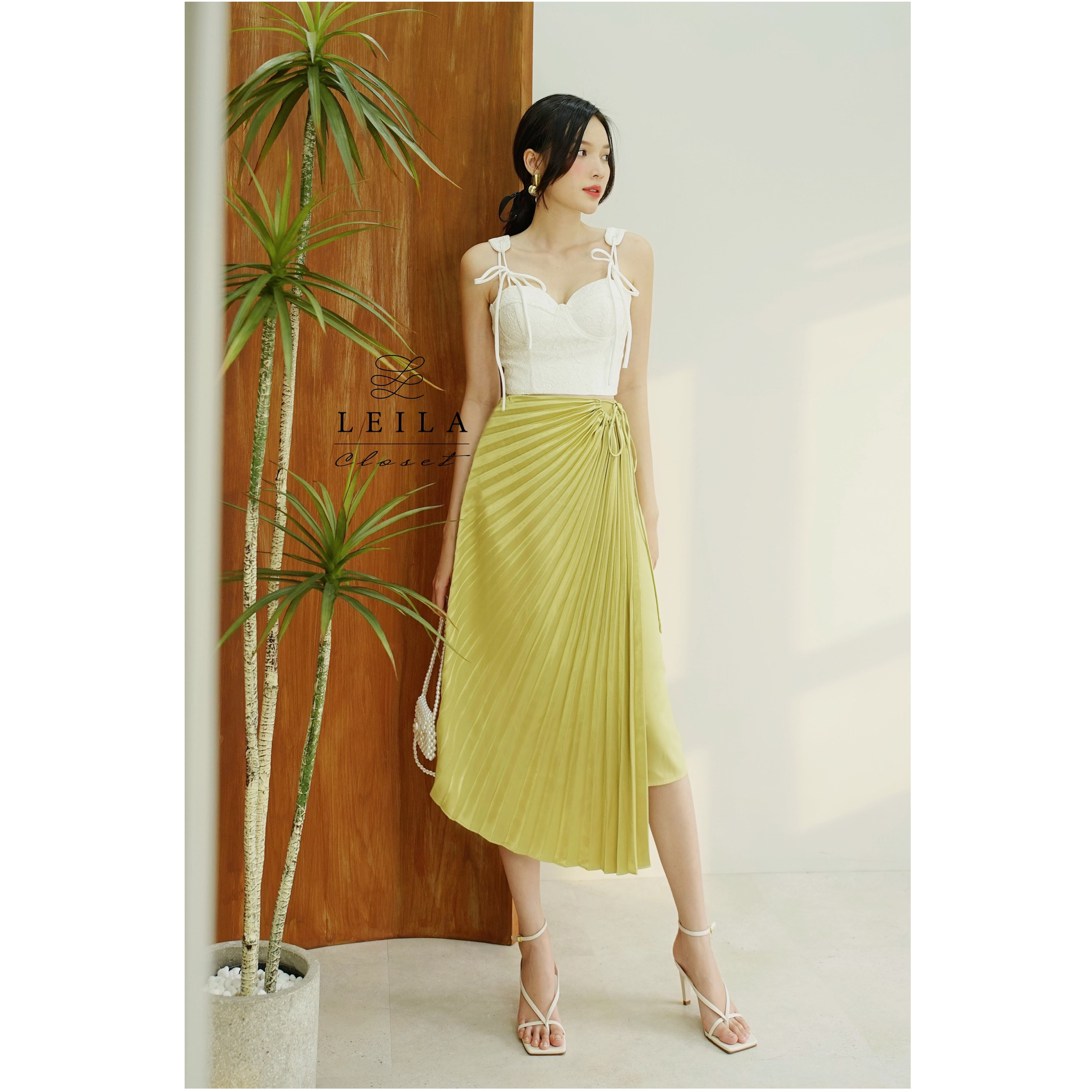 Chân váy lụa Lisa đắp tà dập ly quạt