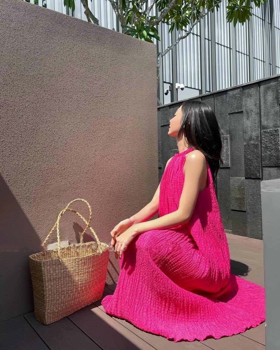 Đầm Maxi đi biển cổ yếm , chất đũi xốp siêu Hot ĐT