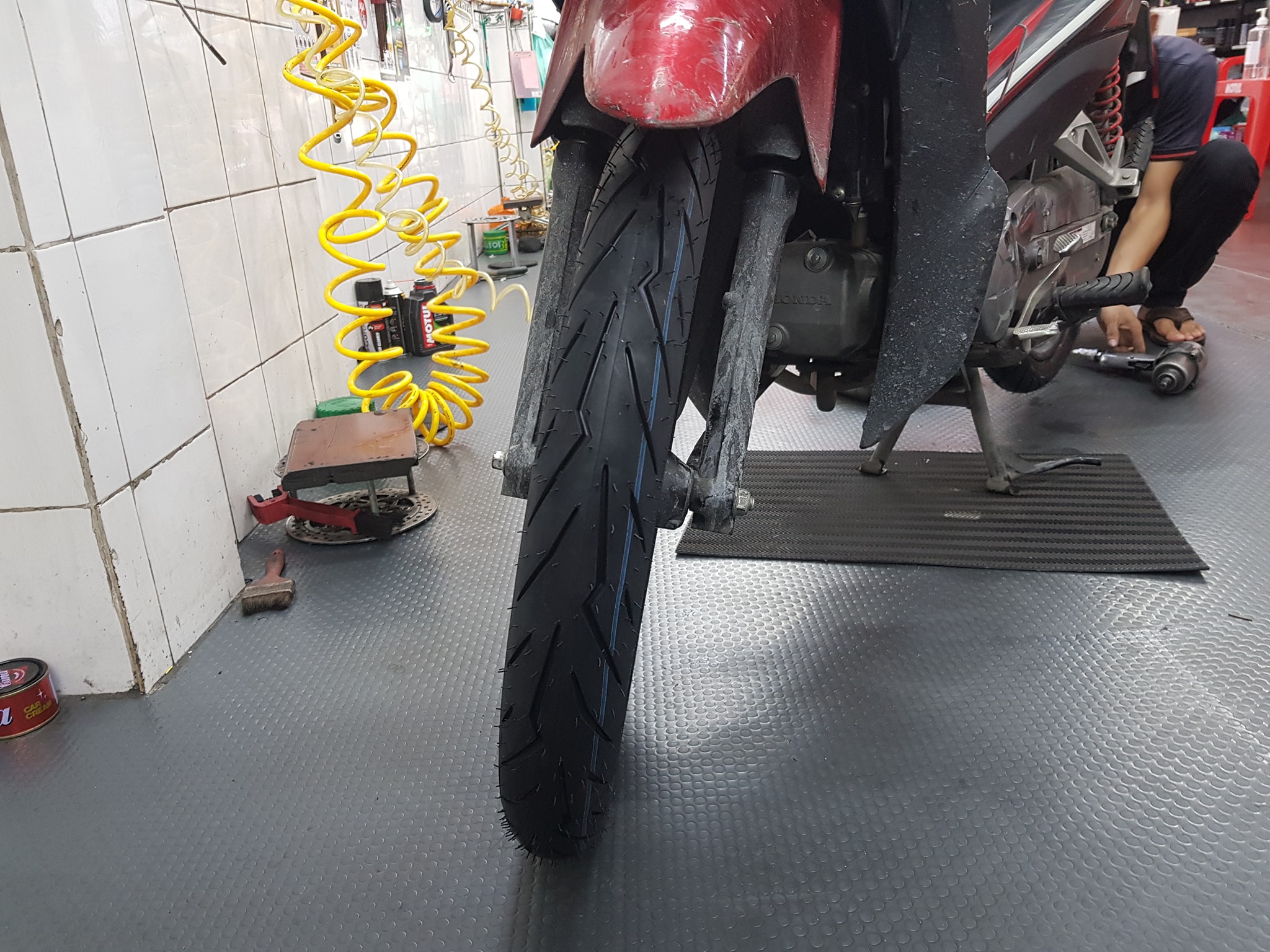 Vỏ Pirelli 70/90-17 Diablo Rosso Sport (150022)