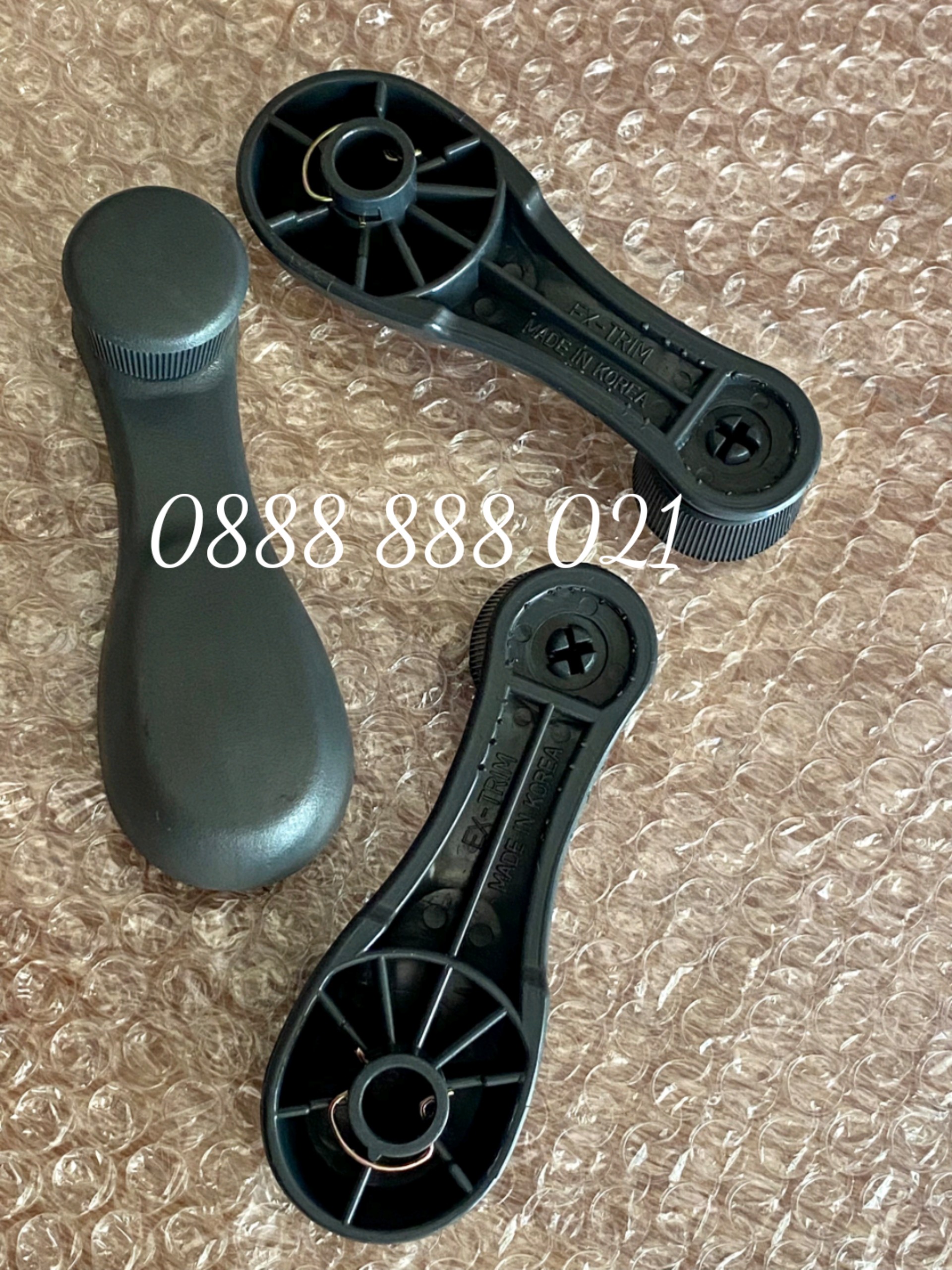 Tay quay kính Matiz ( xe Daewoo dùng chung , giá 1 chiếc )