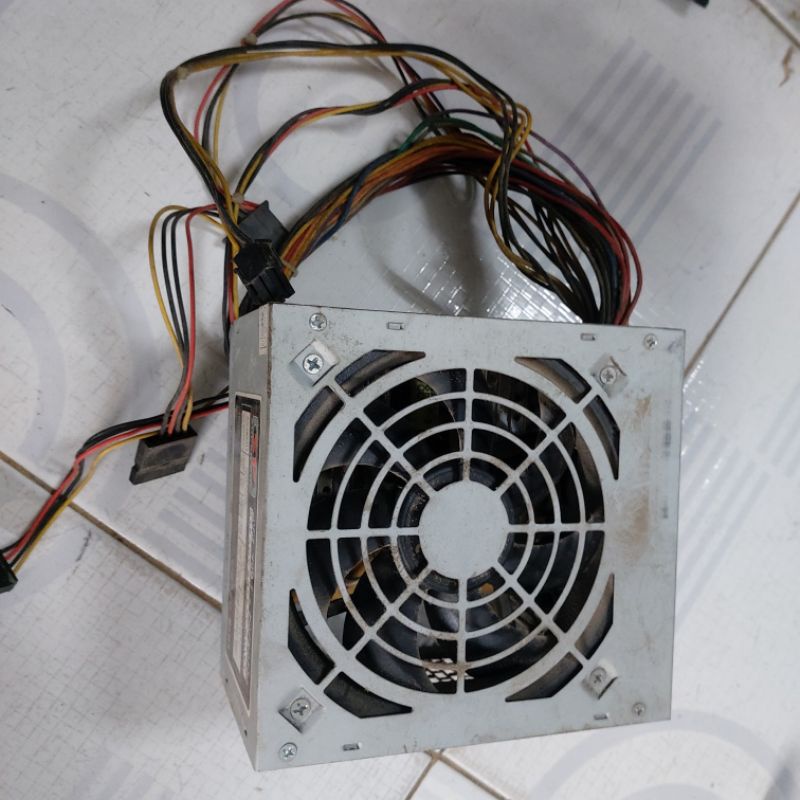 Nguồn SP 700W cũ hoạt động tốt (Bảo hành 7 tháng)
