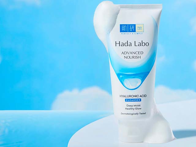 Rohto Mentholatum Hada Labo Advanced Nourish Cleanser For Dry and Dull Skin 80g. 