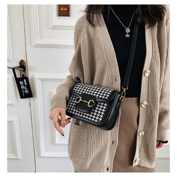 Túi Xách Nữ Đeo Chéo Kẻ Dạ SP 177