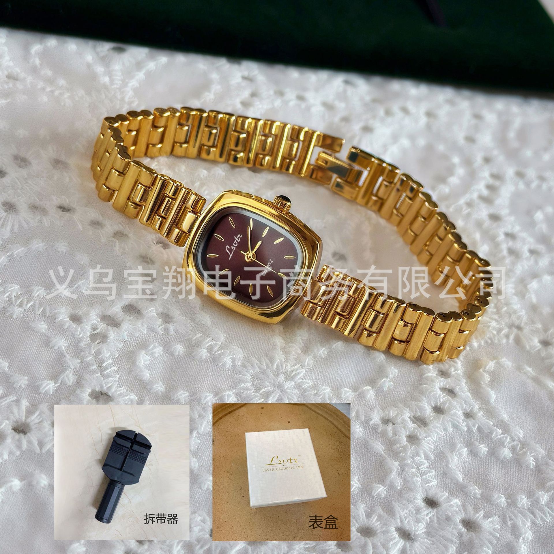 LSVTR%20Vintage%20Style%20Light%20Luxury%20Gold%20Cube%20Sugar%20Watch%20for%20Women%20-%20New%20Arrival%20Exquisite%20Niche%20Watch%20-%20Image%204