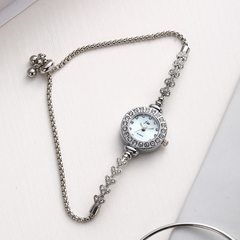 Gedi%20Women's%20Diamond-Encrusted%20Chain%20Bracelet%20-%20Minimalist%20Luxury%20Style%20with%20Pull-String%20Decor%20-%20Quartz%20Watch%20for%20Ladies%20-%20Image%202