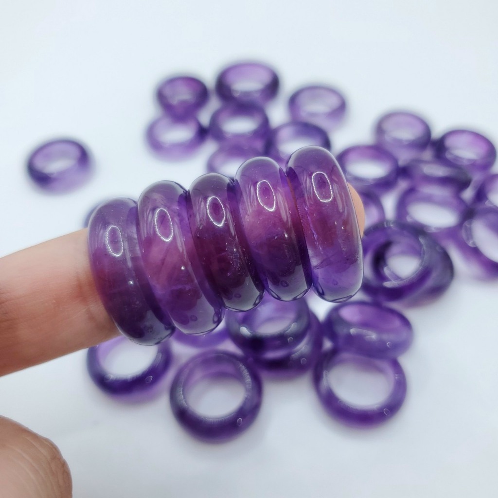 Nhẫn thạch anh tím tu nhien siêu đẹp mịn 16-18mm tặng kèm hộp gấm cao cấp