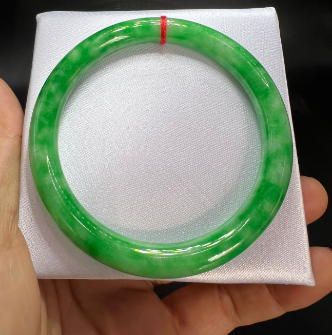 ( chuyên sỉ cẩm thạch ) Vòng tay đá cẩm thạch xanh lý bản tròn,vân đá tuyệt đẹp,đủ size,hàng thực tế.