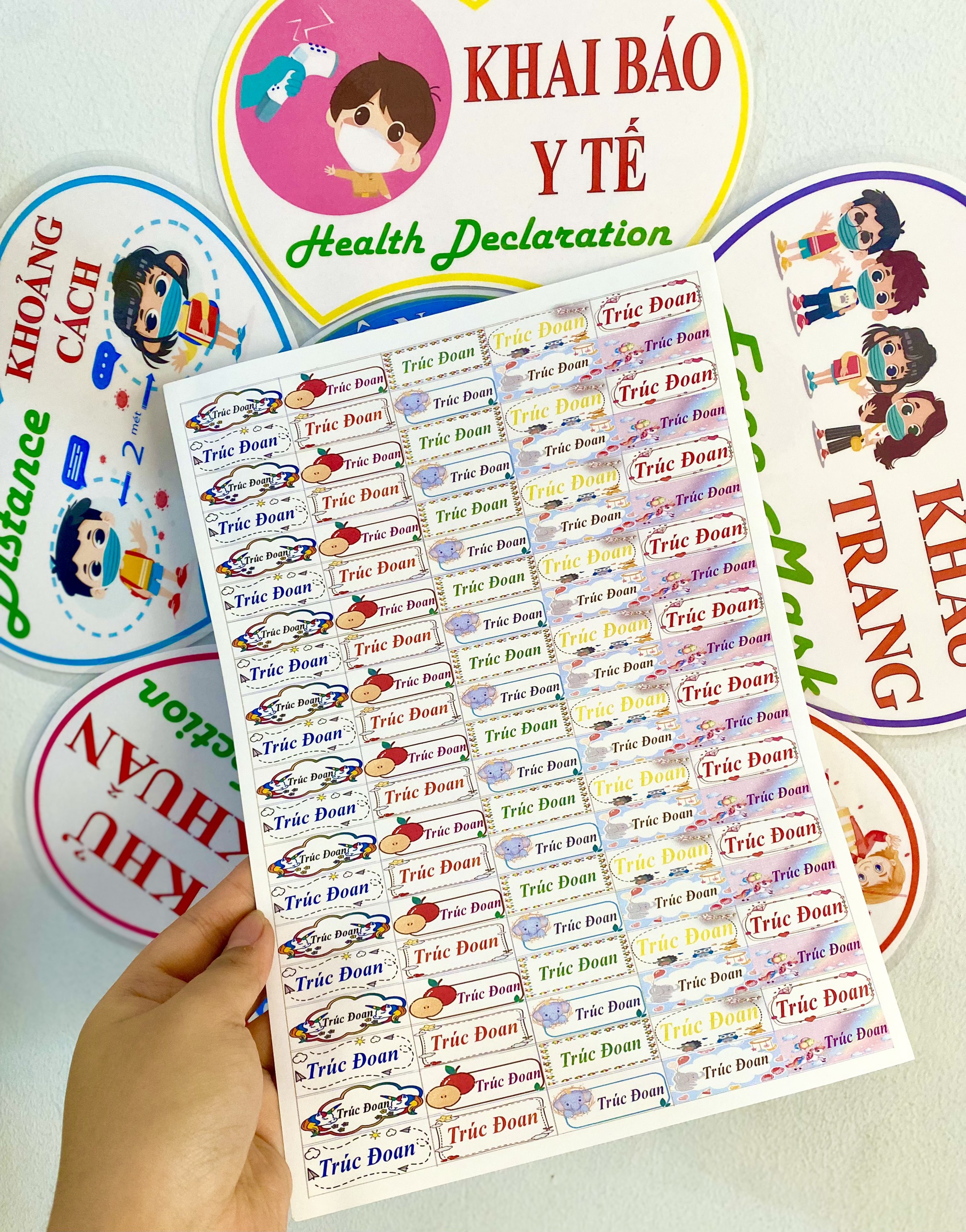 SET 100 STICKER DECAL IN TÊN BÉ SIZE MINI (Đồ Dùng Dạy Học Miki)
