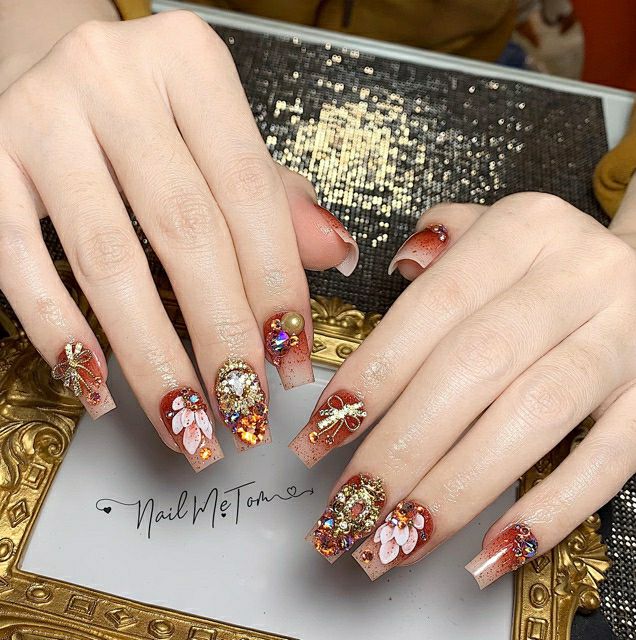 Charm Nơ Quốc Dân Cao Cấp Kim Loại