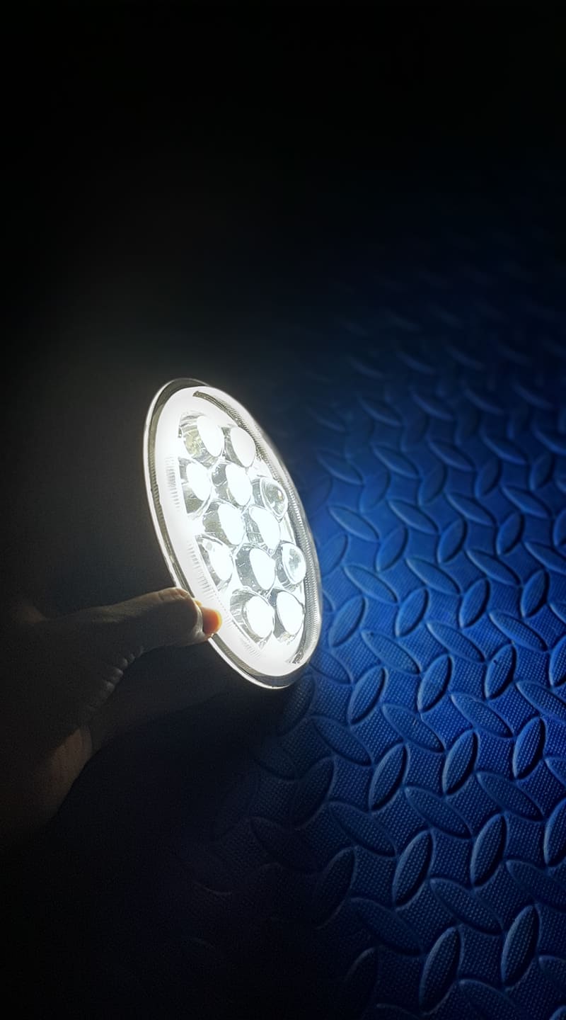 đèn gầm hyundai hd chất lượng cao ( 1 đôi)