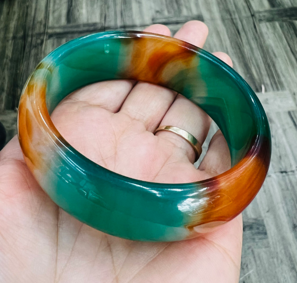 🍁 vòng tay đá mã não tứ qúy bản hẹ dày ni 56-ni 60,vòng tuyệt đẹp,có tư vấn side.