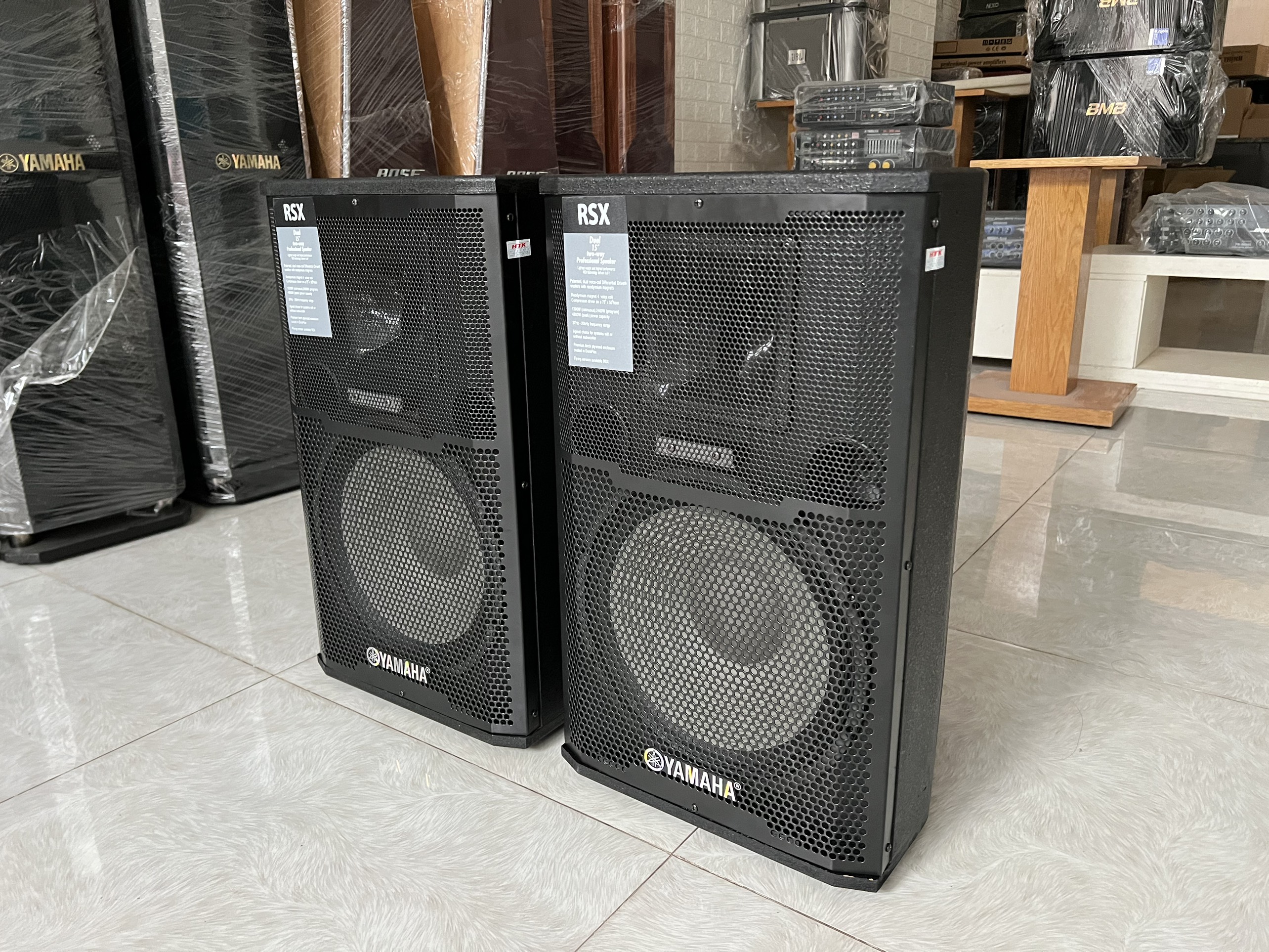 Loa đứng 3 tấc sơn karaoke gia đình