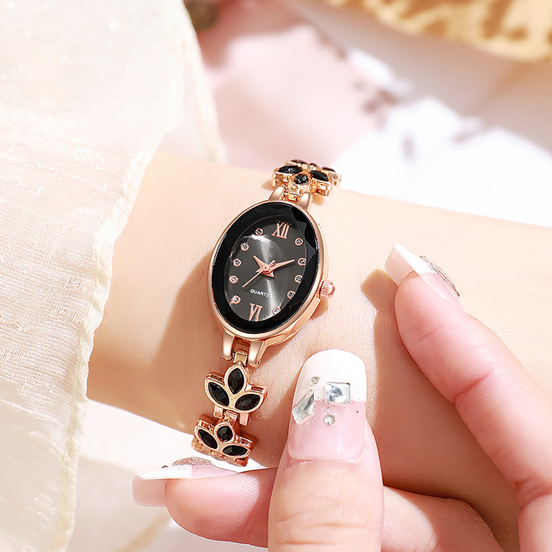 【Factory Store】New Full Diamond Luxury Women's Round Small Dial Fashion and Elegant Diamond-Embedded Bracelet Watch.