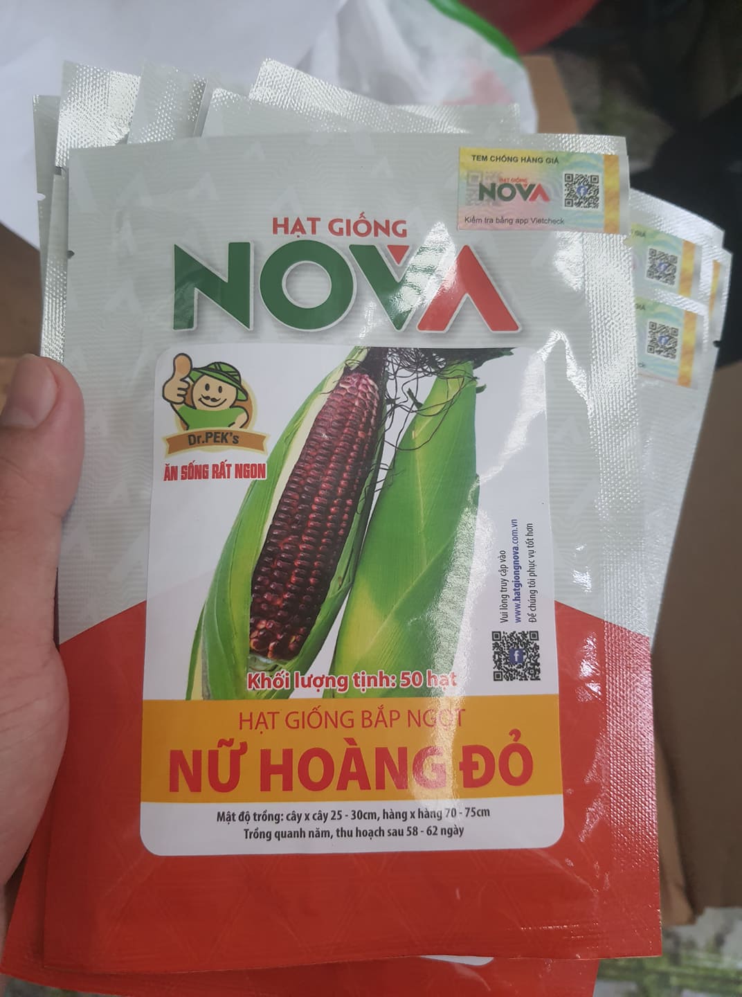 Hạt giống bắp nữ hoàng đỏ nova - Gói 50 hạt