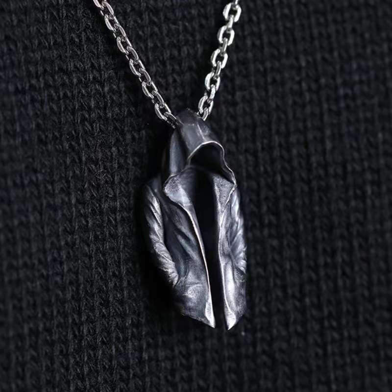 Alloy Dark Style Assassin Cape Trash Coat Pendant Retro Punk Necklace Men's Fashionable Hanging for Boyfriend.