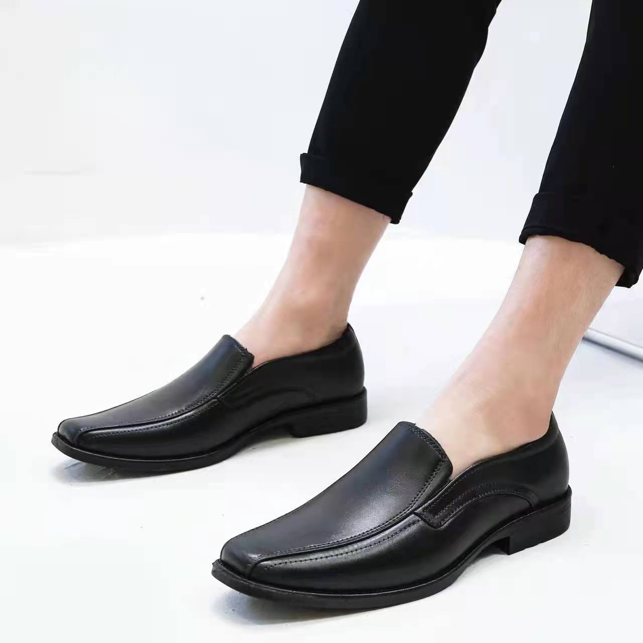 black shoes school shoes for men’s (Rubber-weighty) | Lazada PH