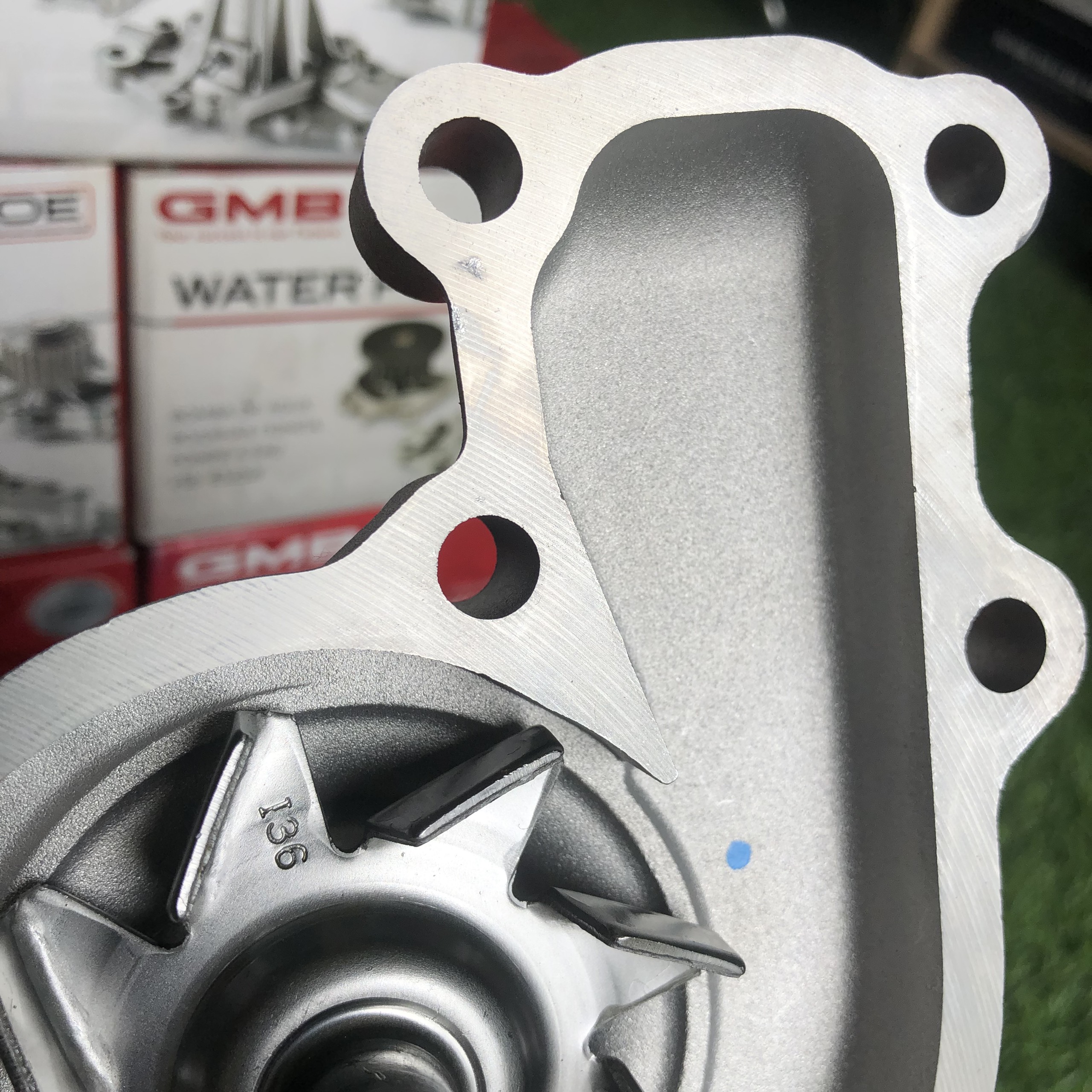 BƠM NƯỚC FORD RANGER/ EVEREST 2003-2010