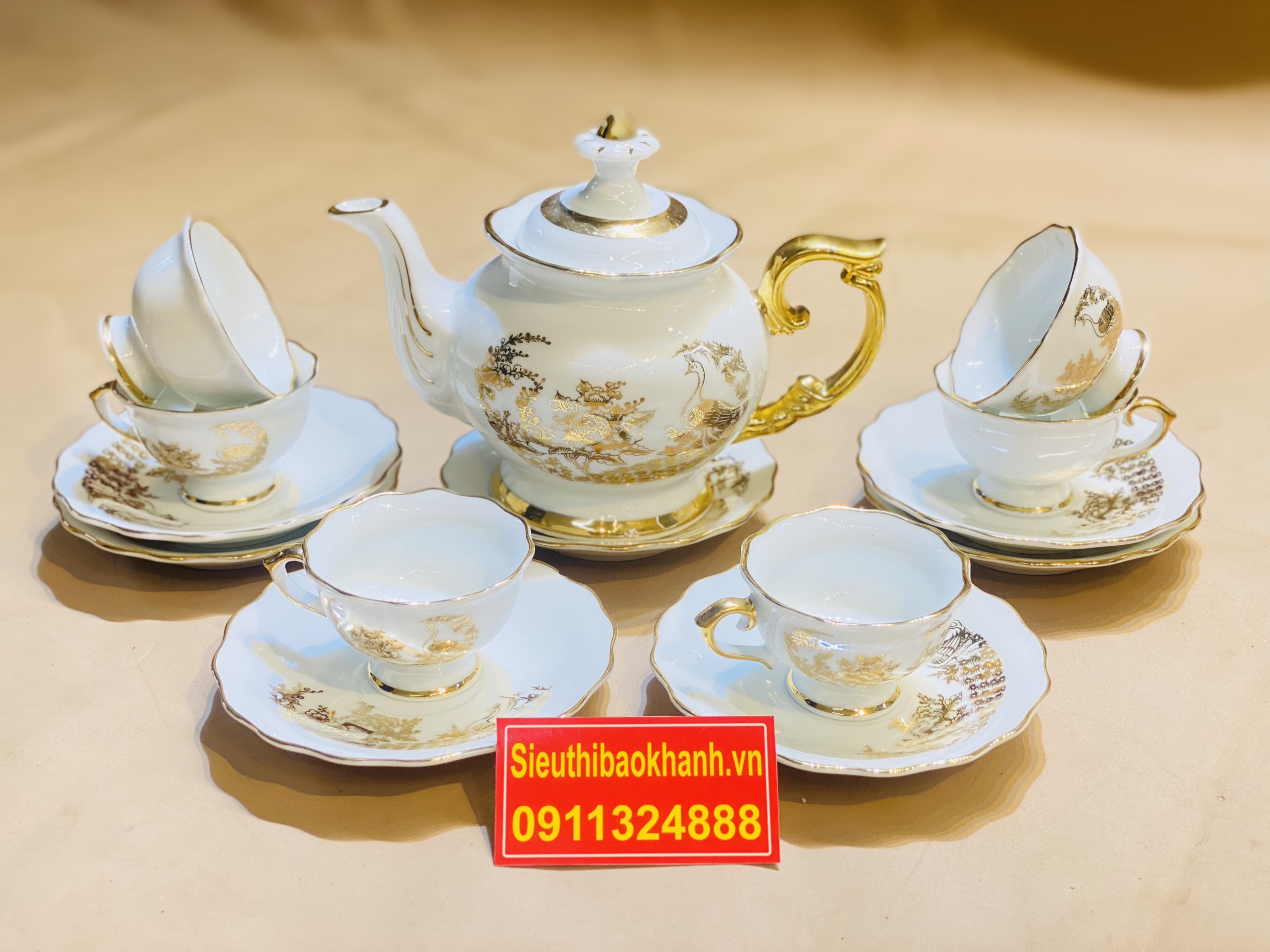 Bộ ấm chén Đẹp,ấm trà gốm sứ men trắng viền vàng họa tiết Công Đào chính hãng Bát Tràng 350ml