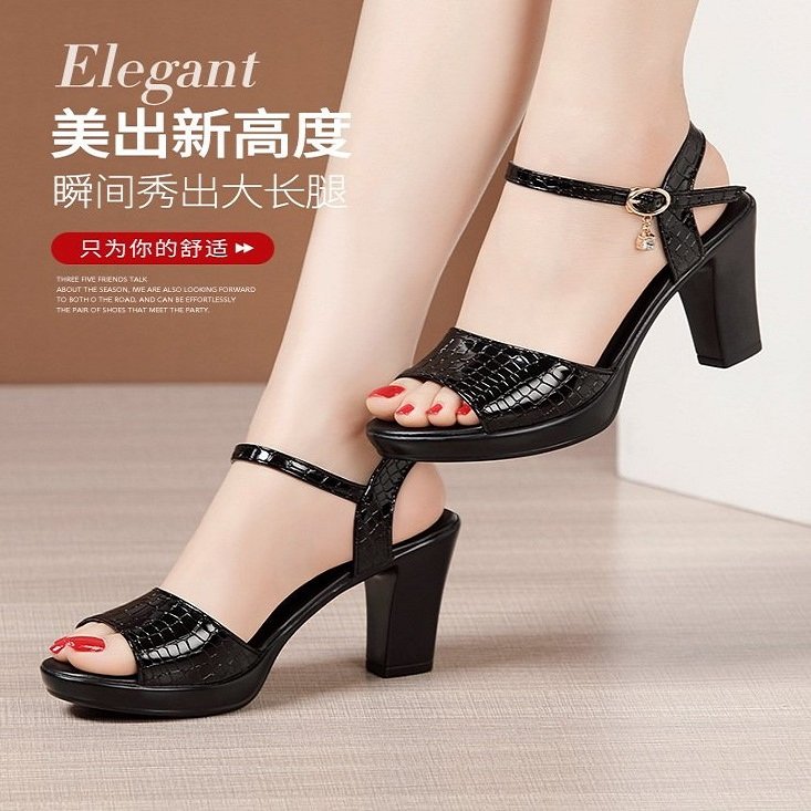 Xăng đan da sần xịn sò