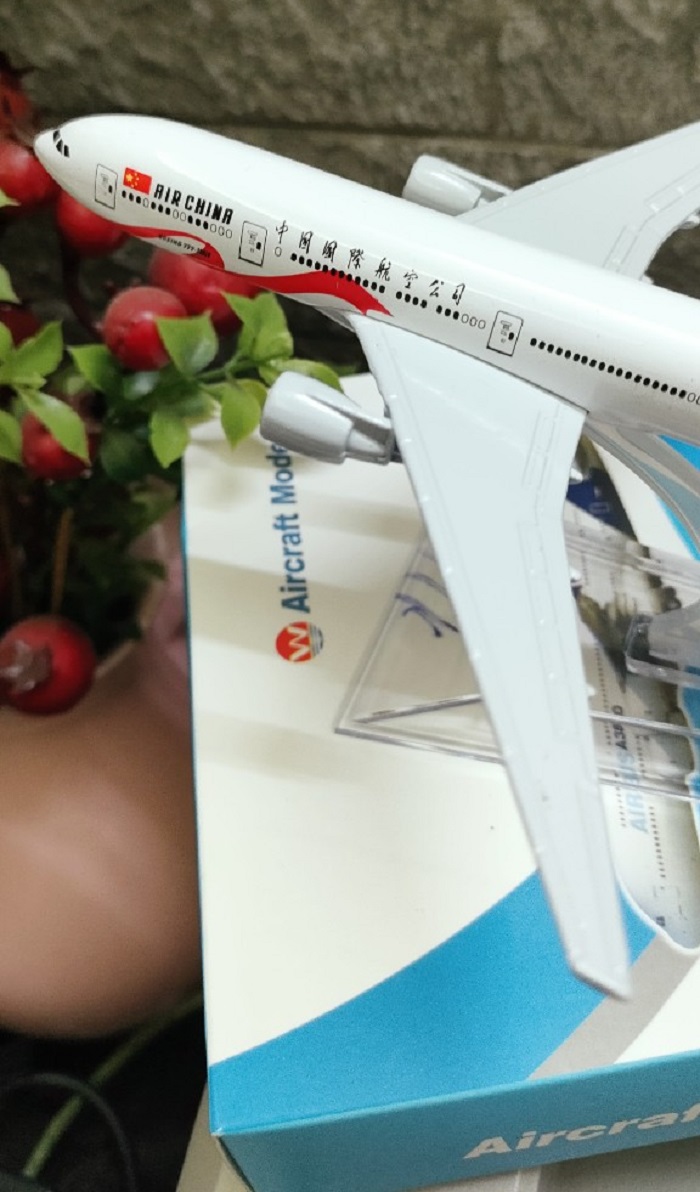 Mô hình máy bay tĩnh  B777 Air China 16cm