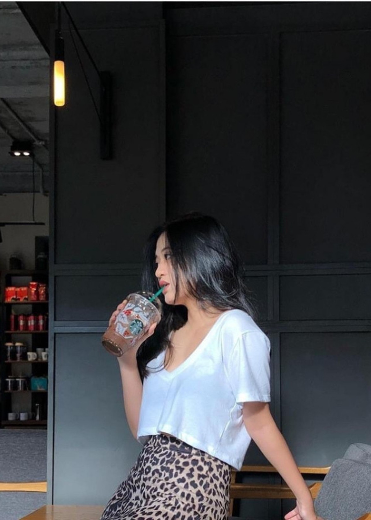 Áo thun croptop cổ tim