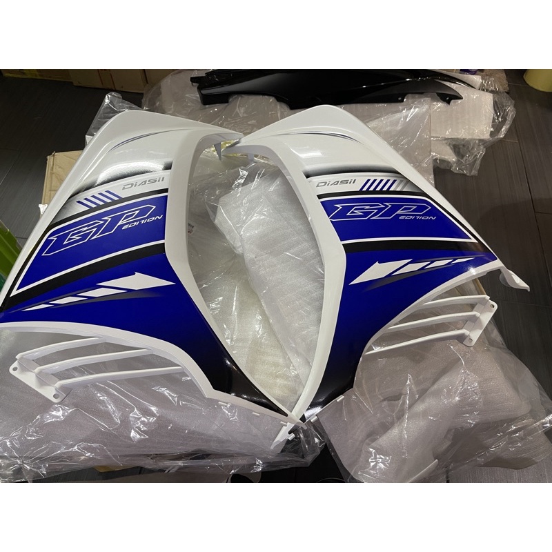 Cặp bửng Ex 135 trắng luôn tem dán sẵn