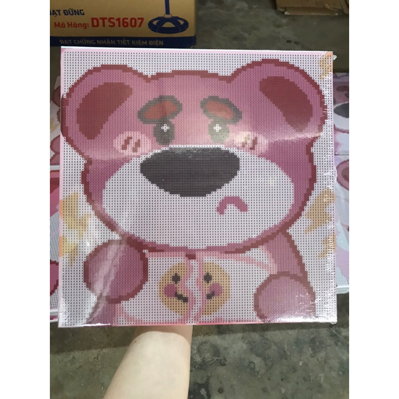 Bộ tranh đính đá gấu dâu 20x20