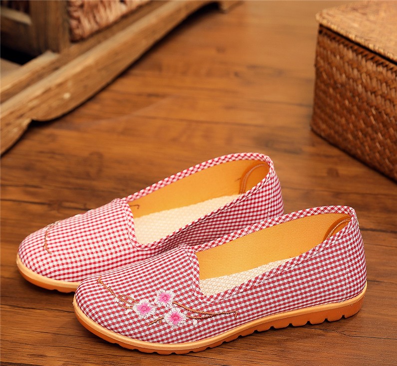 Giày lười nữ vải mềm đế cao su êm chân cao 2cm