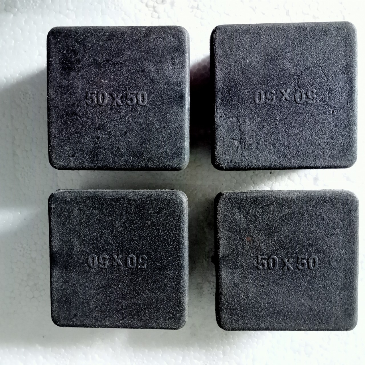 Combo 500 bịt đầu ống sắt 30x30